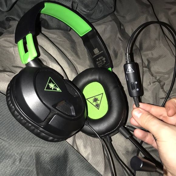 Turtle Beach Headphones with a mic - Picture 4 of 4
